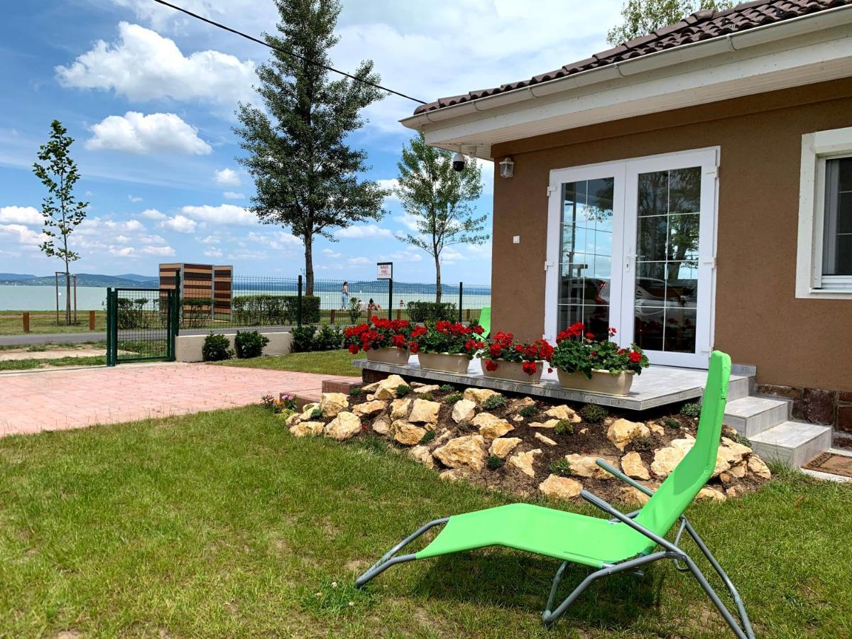 Exclusive Beachfront Villa Fonyód Exteriér fotografie